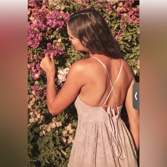 NEW WITH TAGS Lulu’s Stolen Moments Dusty Pink Lace-Up Lace Maxi Dress - Picture 4 of 10
